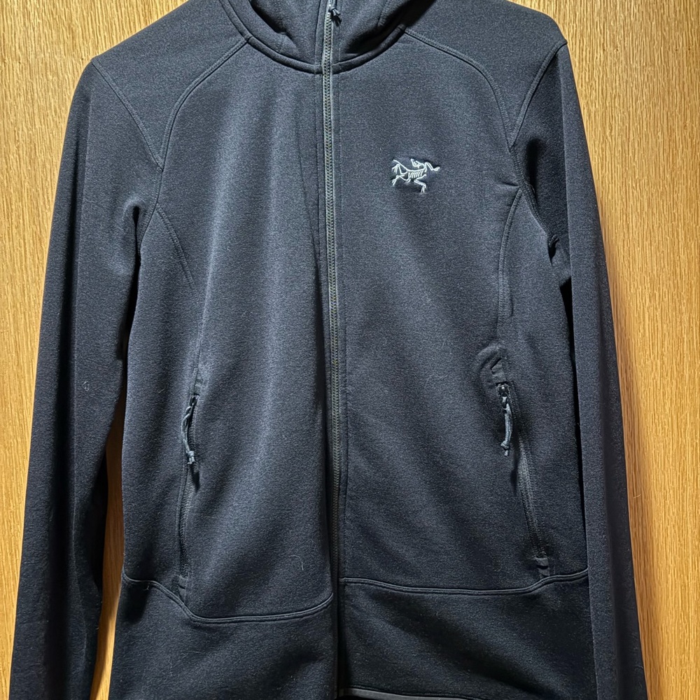 Arc'teryx Women's black kyanite hoody